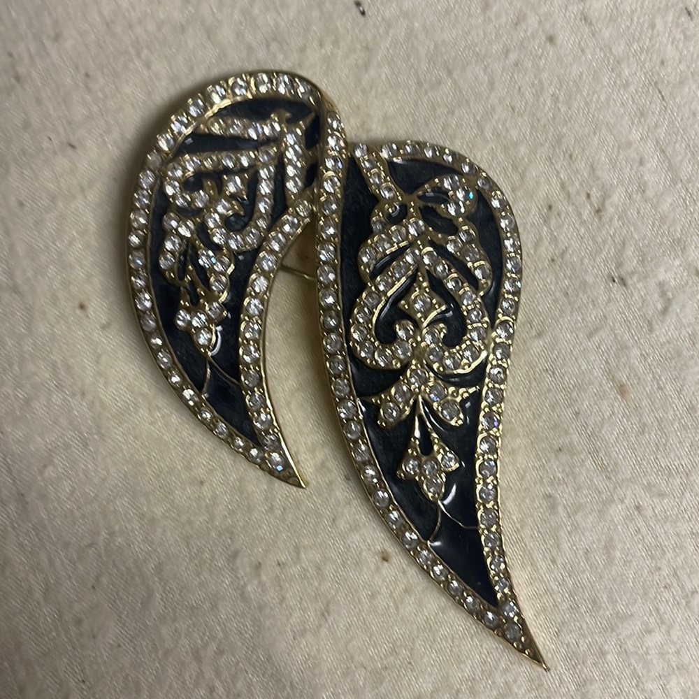 Fifth Avenue brooch.  Vintage